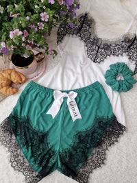 White Green short s gumičkou