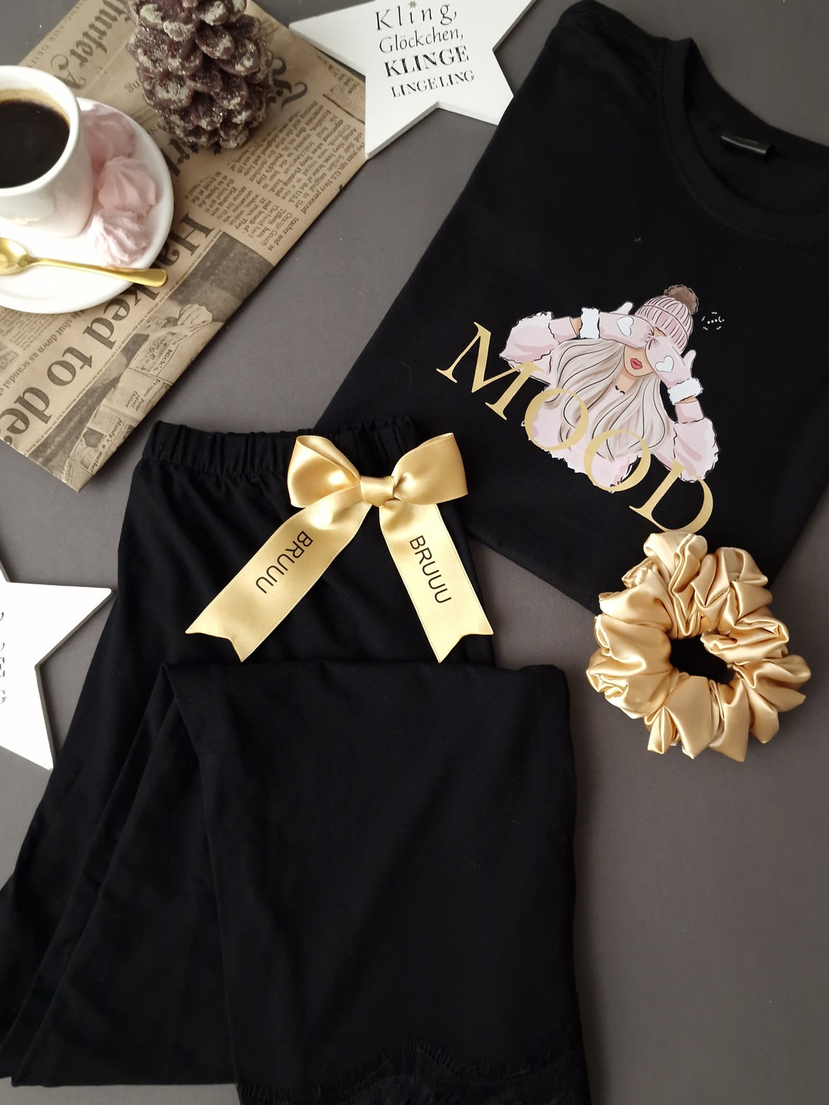 Black set s gumičkou